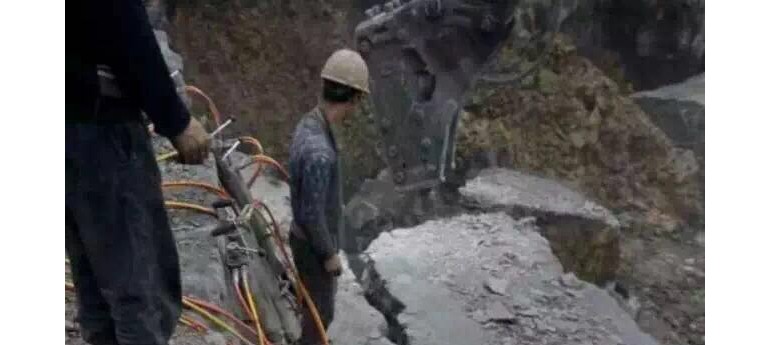唐山市快速拆除石头用液压劈裂机
